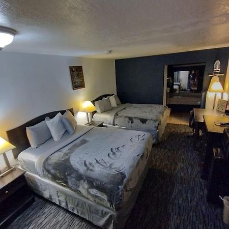Hotel 2 Queen Beds Hotel Room 126 Wi-Fi Booking Stillwater Bagian luar foto
